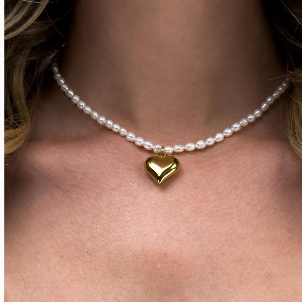 Genuine Pearl with Gold Heart Pendant Choker/ Necklace